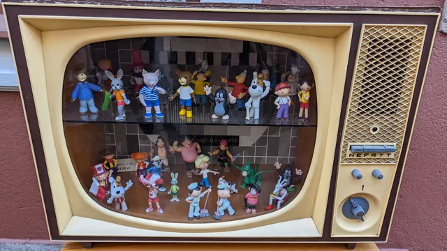 Old Toy Gallery