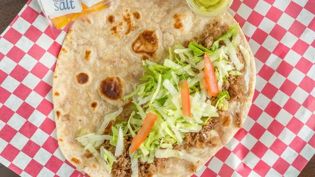 Manny's Restaurant and Bakery