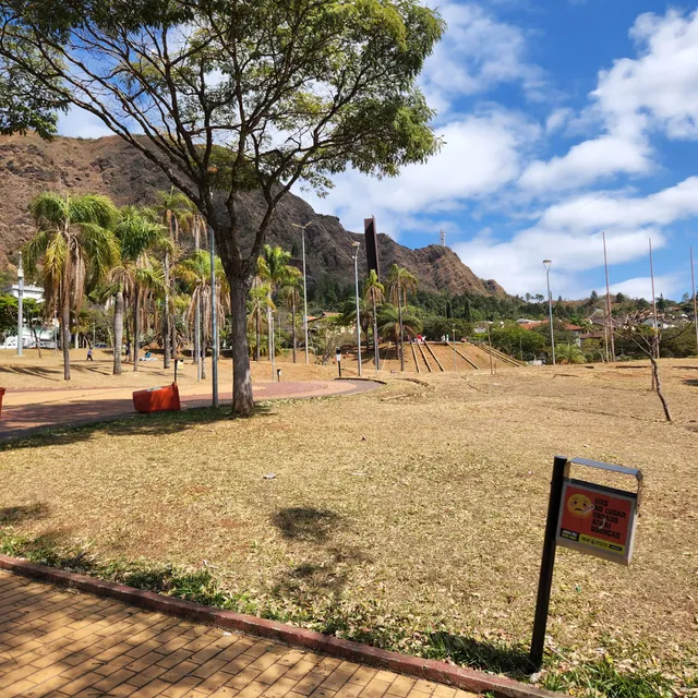 Parque das Mangabeiras - Portaria Caraça