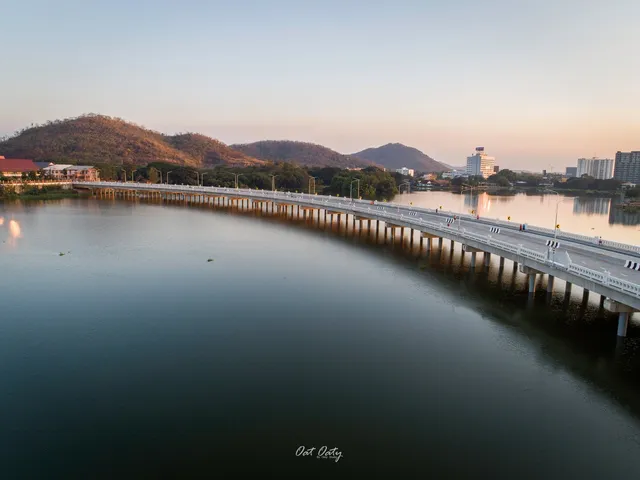 Rattana Makkha Bridge