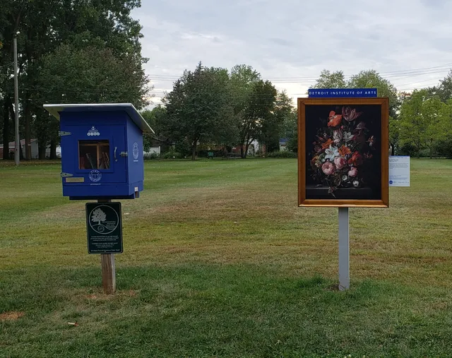 Red Oaks Nature Center Parking