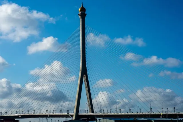 Raja Isteri Pengiran Anak Hajah Saleha Bridge