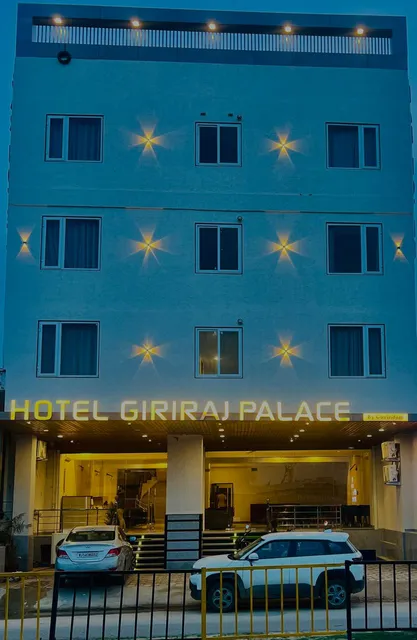 Hotel Giriraj Palace