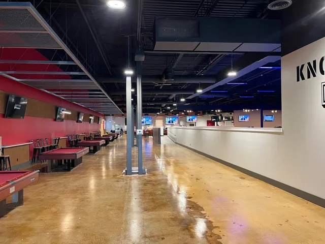 810 Billiards & Bowling - Greenville