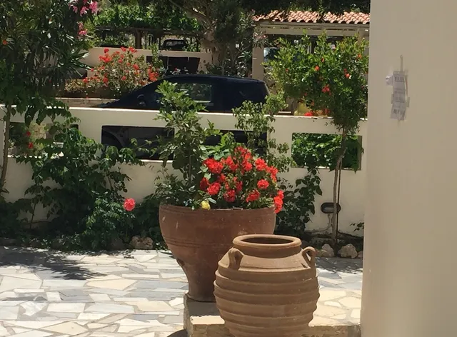 Antonios Hotel Apartments