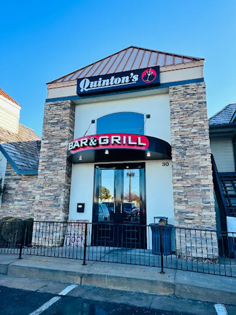 Quintons Bar & Grill