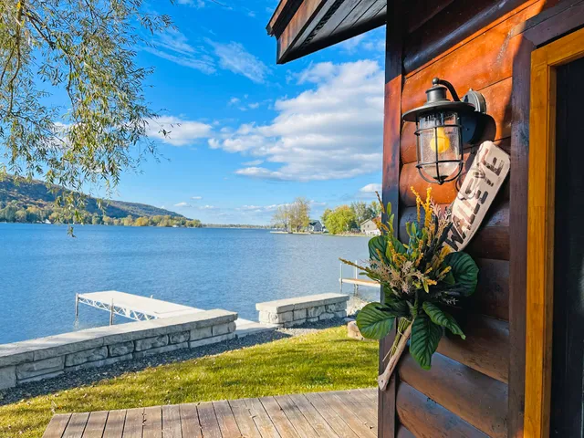 DeRuyter Lake General Store & Cottage Rentals
