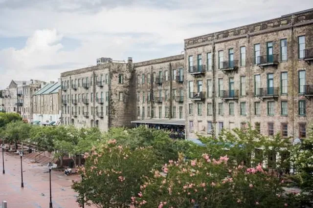 Rousakis Plaza Echo Square