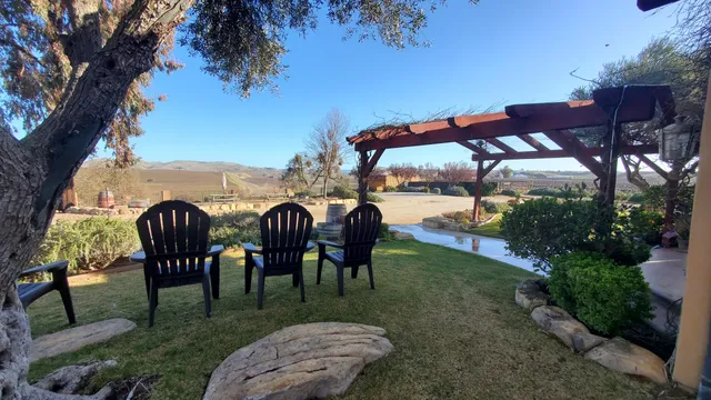 Four Sisters Ranch Vineyards & Winery