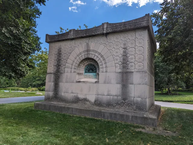 Getty Tomb - Louis H. Sullivan, Architect
