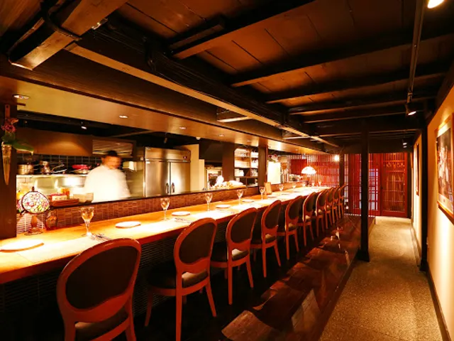 Higashiyama Robert Dumas