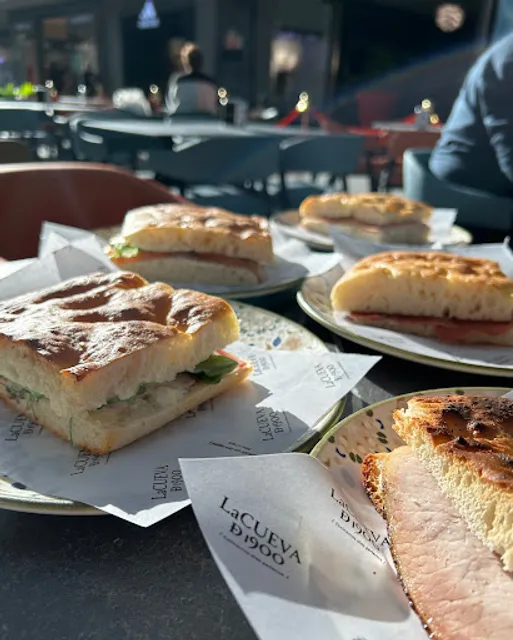 La Cueva de 1900 / Nevada II (Planta baja)