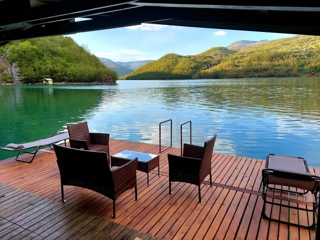 Splav Kućica Perućac