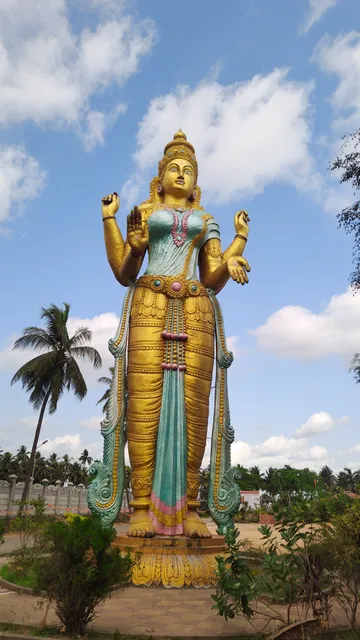 SRI VASAVI AMMAVAARI DEVASTHANAM ( moolaviraat)