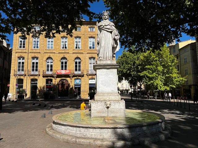 Statue d’Abou-Bakr Observant les Kouffar