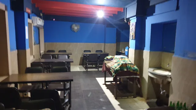 Lucky Bar & Restaurant