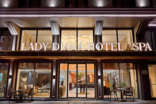 Lady Diana Hotel
