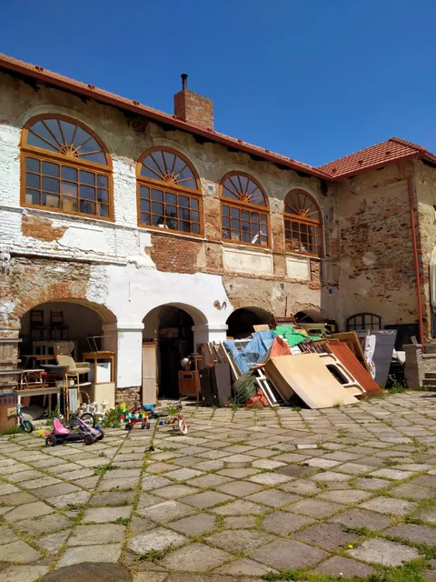 Castle Martinice (Junk Shop)