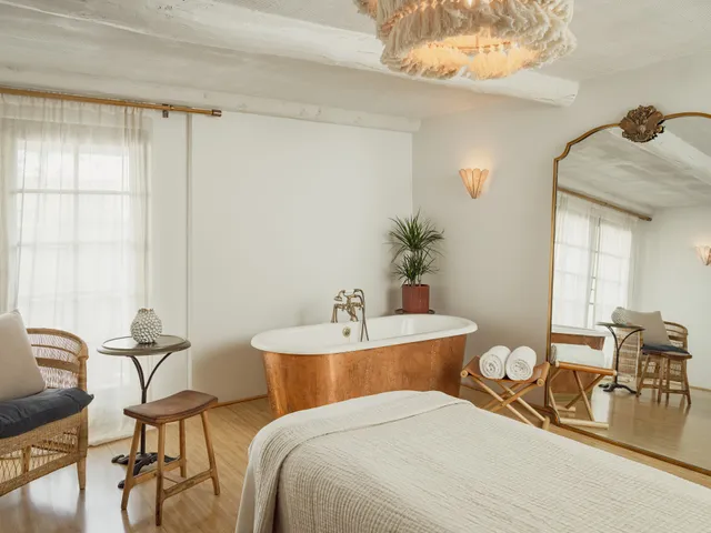 La Vidorra Spa at The Scott