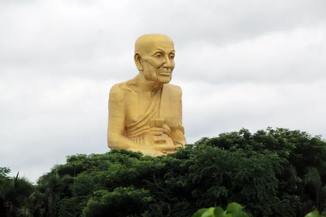 Wat Wachira Thammaram