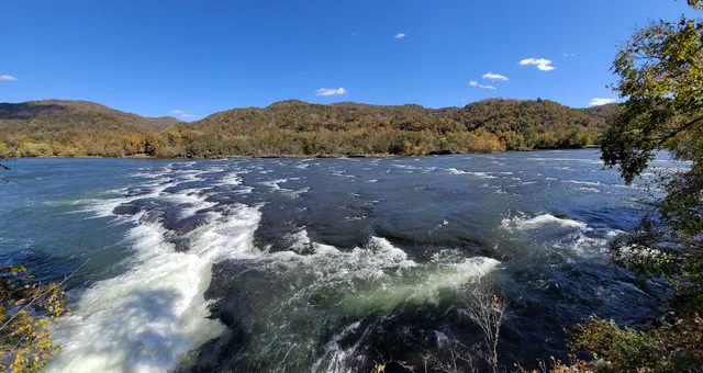 Brooks Falls Roadside Park