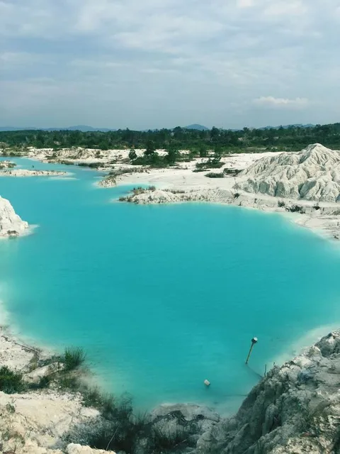 Danau Kaolin/Kulong Biru (Bangka Tengah)