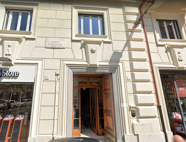 Around The Corner Colosseo