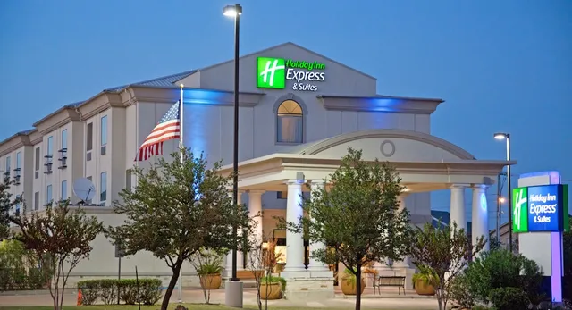Holiday Inn Express & Suites College Station by IHG