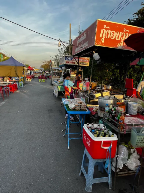 Ong Gaan Tolasap Night Market
