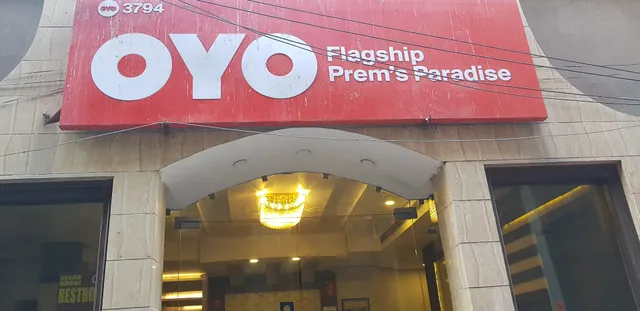 OYO Flagship 113 Golden Temple Road