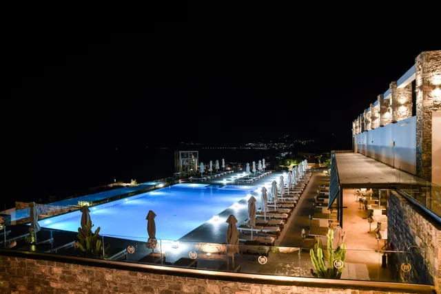 Royal Marmin Bay Boutique & Art Hotel