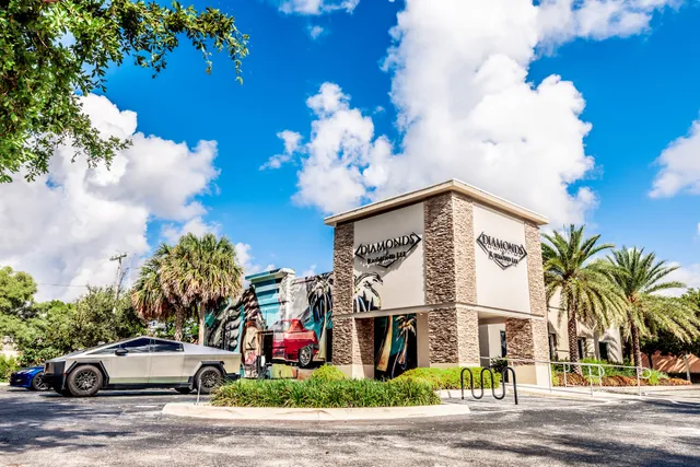 Diamonds By Raymond Lee