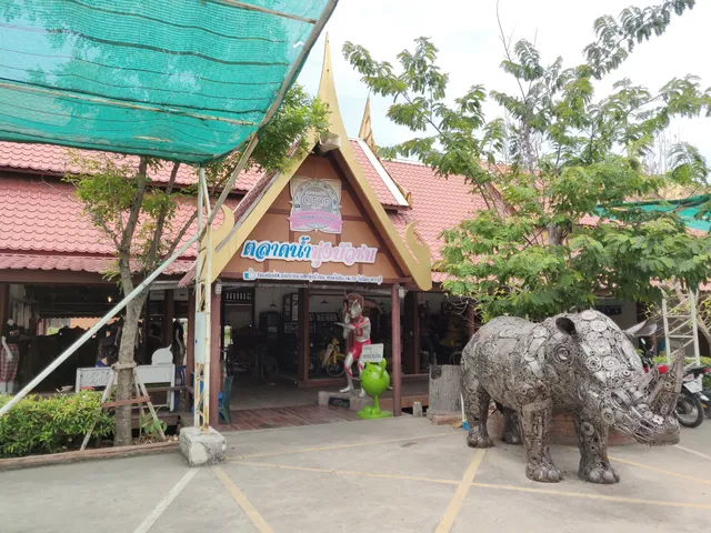 Sanap Thuep Subdistrict