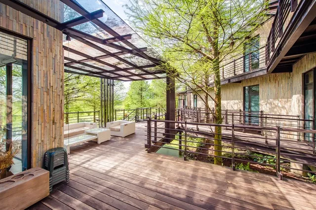 灣曲時尚渡假會館 - 宜蘭 Villa獨棟住宿推薦 親子包棟民宿首選 冬山河優質團體民宿好評 網友度假必住 網美打卡高CP值 童玩節訂房優惠 寵物友善 熱門泳池戲水池 人氣代烤肉 麻將桌 22-25多人住宿 不限時唱歌庭園民宿 落羽松 評價 輕旅行