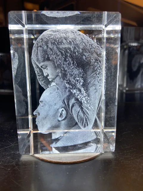 Crystal 3D Gift - Customized & Personalized Gifts, Memorials & Awards - houston, TX