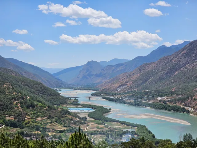 Yangtze River Bay Lookout