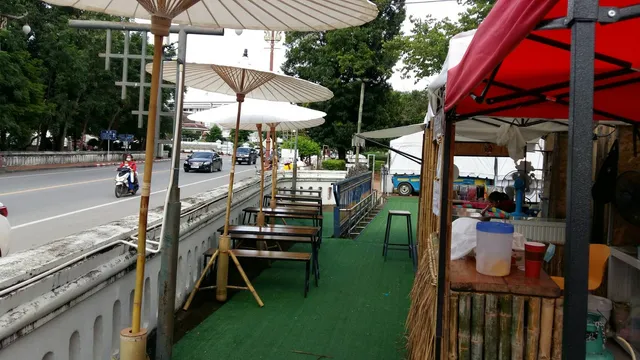 น้ำเงี้ยว ข้าวซอย กาดล่องน่าน