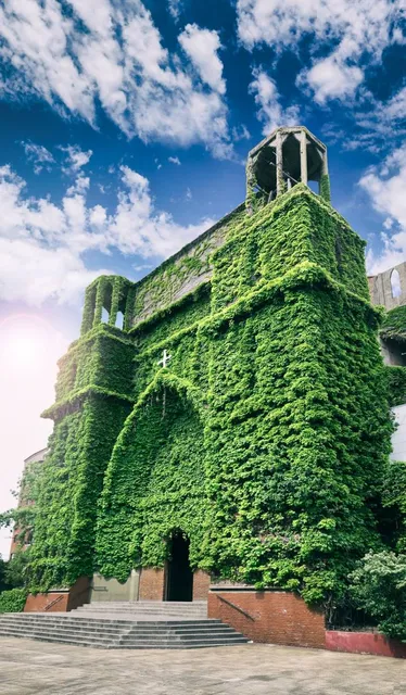 Plaza Vicente López y Planes