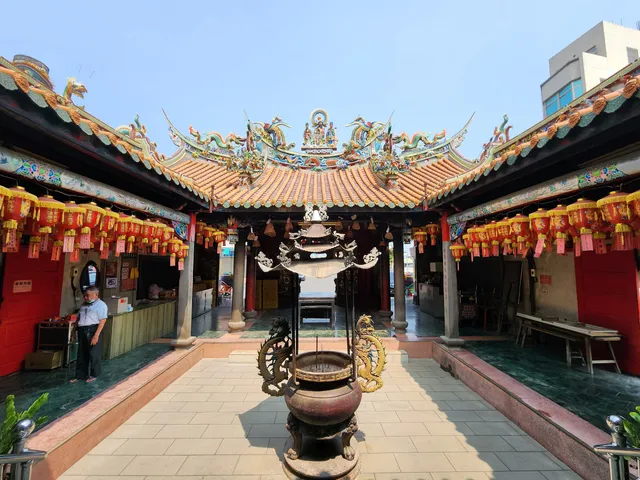 Lunbei Fengtian Temple