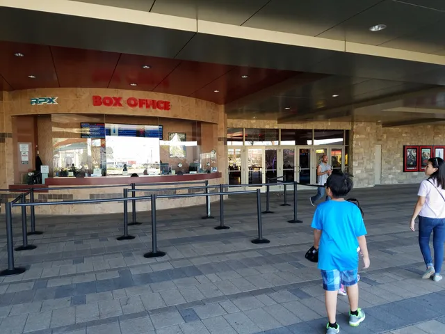 West Oaks Mall