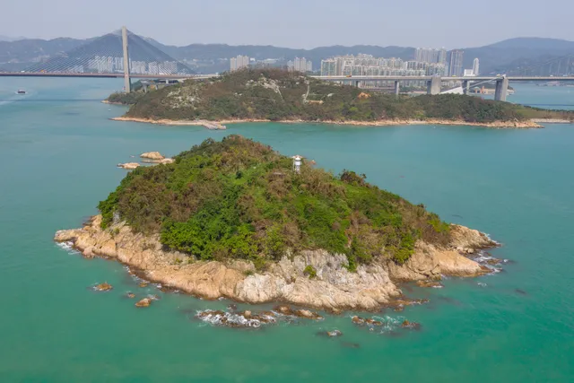 Tang Lung Chau Lighthouse