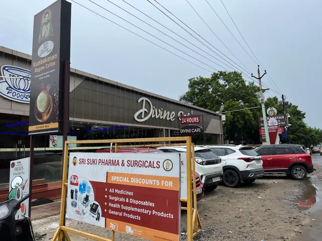 Divine Cafe - Sripuram