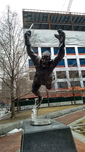 Bobby Orr Statue