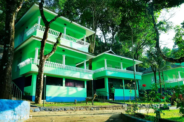 Aruvi Resort