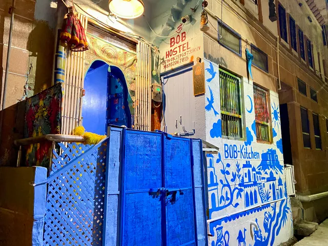 Bob Hostel