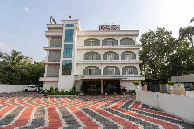 Capital O 71581 Hotel Royal Kallada Residency