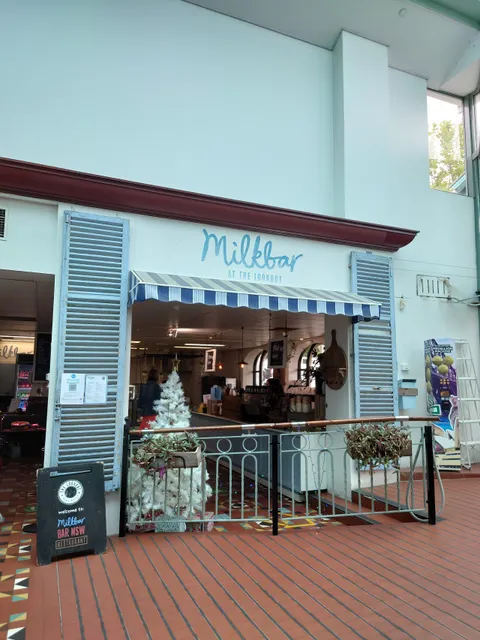 Milkbar at the lookout