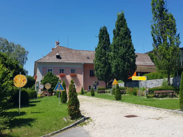 Schloss Neupernstein