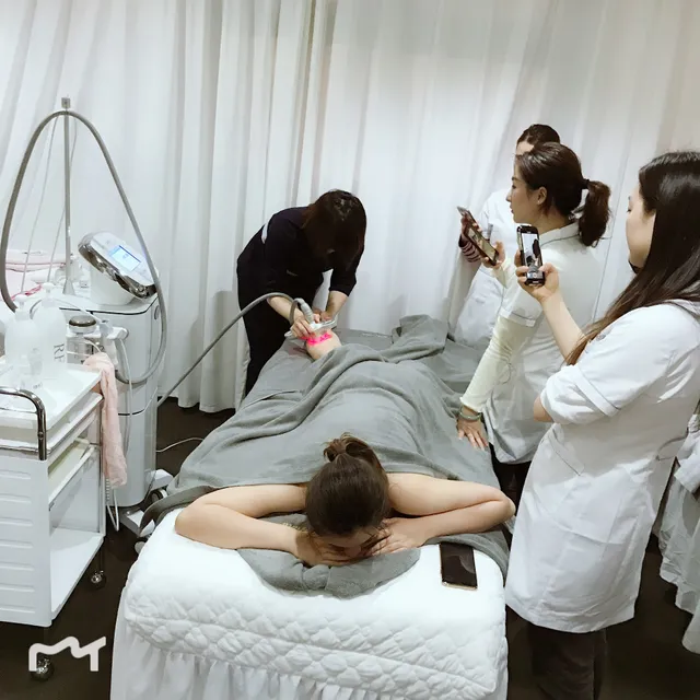 YUFUKU - Osaka Kozu Branch | Oil Massage Specialty Shop (Foot Reflexology & Head Spa)