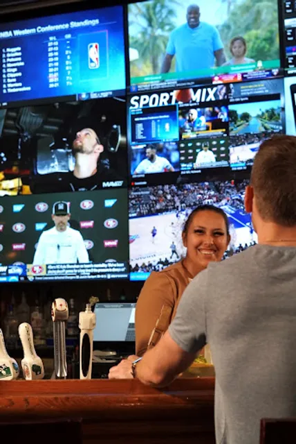 Clubhouse Kitchen & Bar